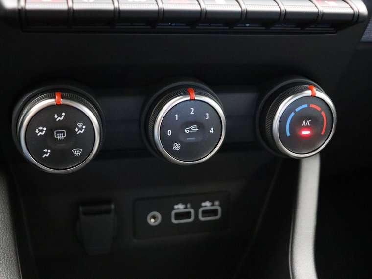 Vehicle Image 28