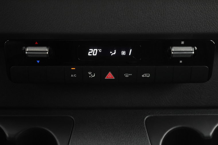 Vehicle Image 45