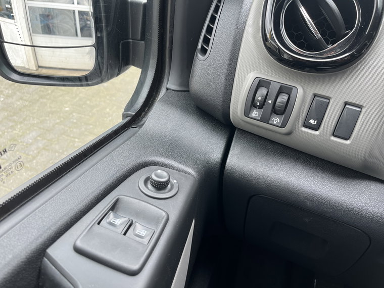 Vehicle Image 34
