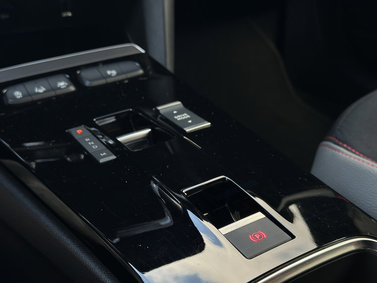 Vehicle Image 24