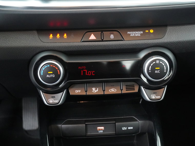 Vehicle Image 32