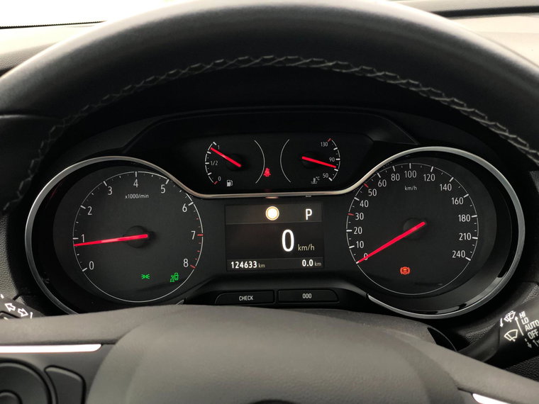 Vehicle Image 25