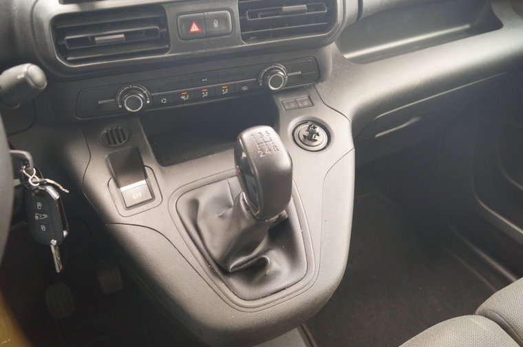 Vehicle Image 27
