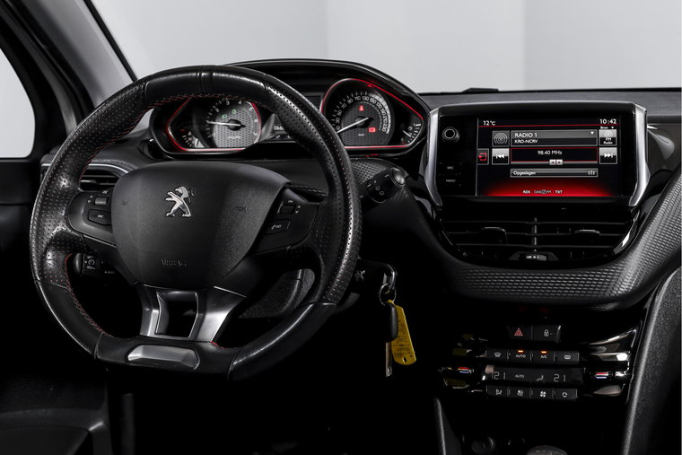 Vehicle Image 32
