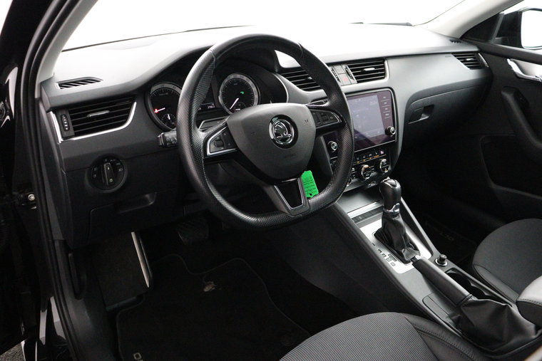 Vehicle Image 32