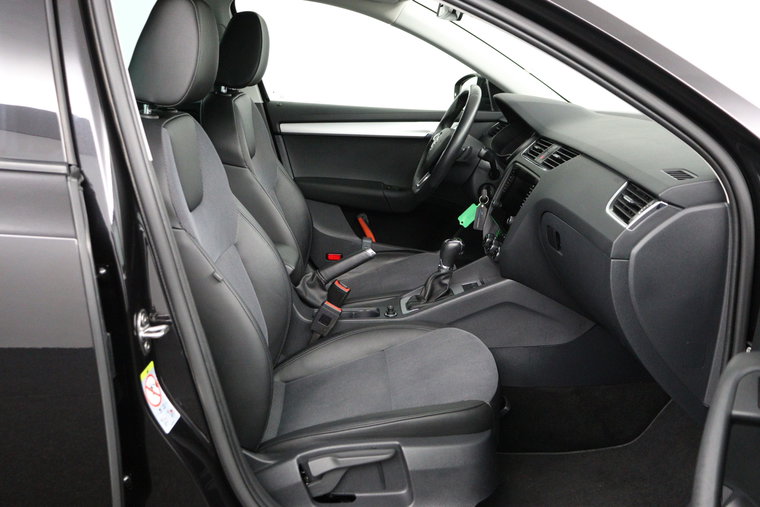 Vehicle Image 33