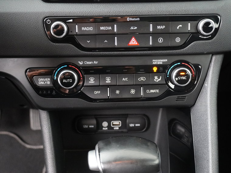 Vehicle Image 32