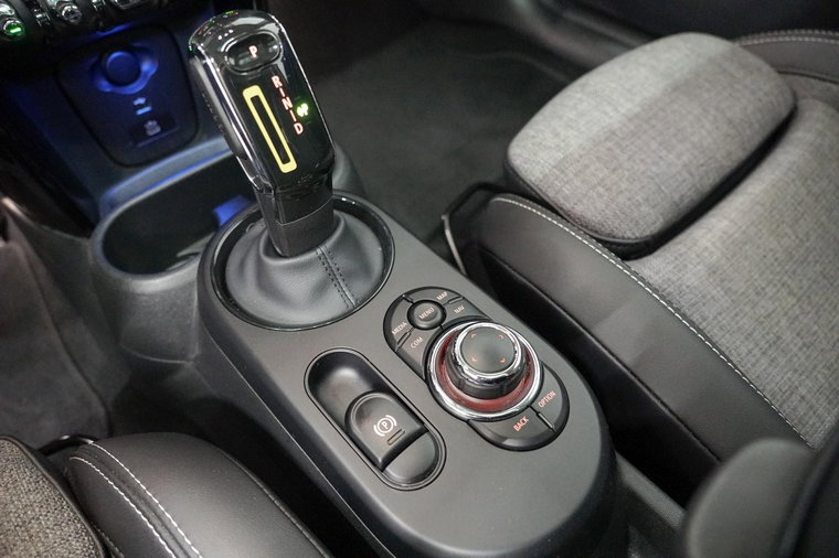 Vehicle Image 22