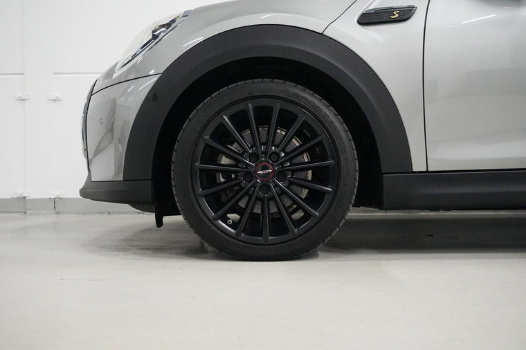 Vehicle Image 38