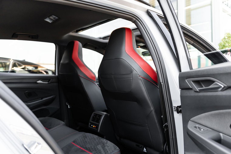 Vehicle Image 31