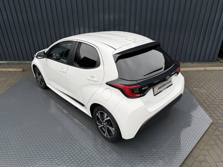 Vehicle Image 15