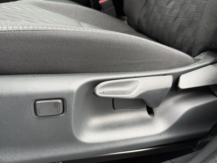 Vehicle Image 37