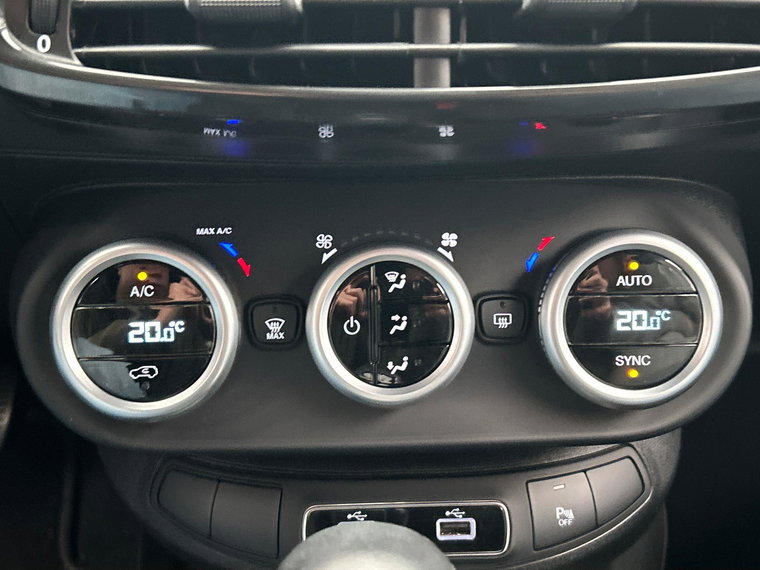 Vehicle Image 38
