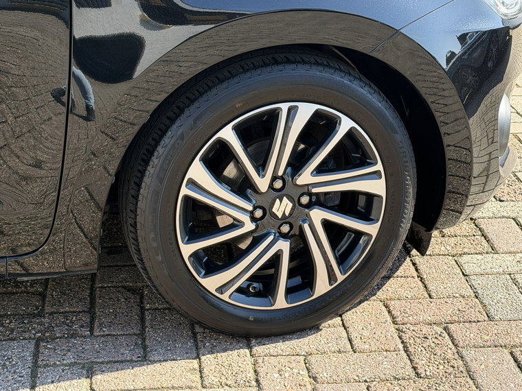 Vehicle Image 16