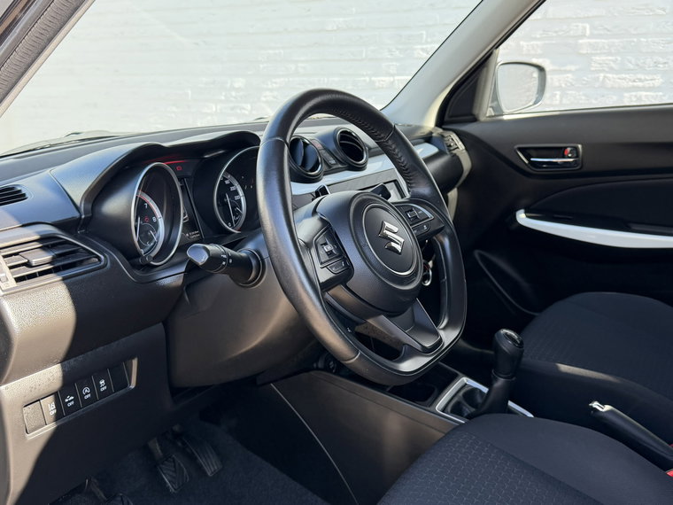 Vehicle Image 28
