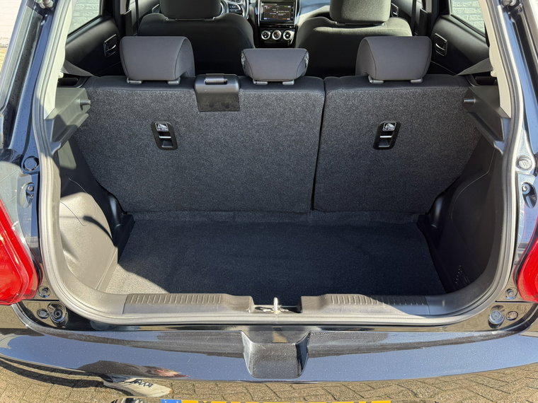 Vehicle Image 35