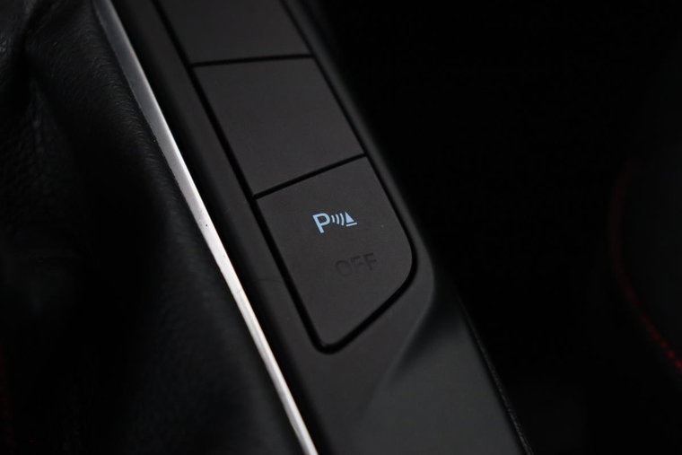 Vehicle Image 25