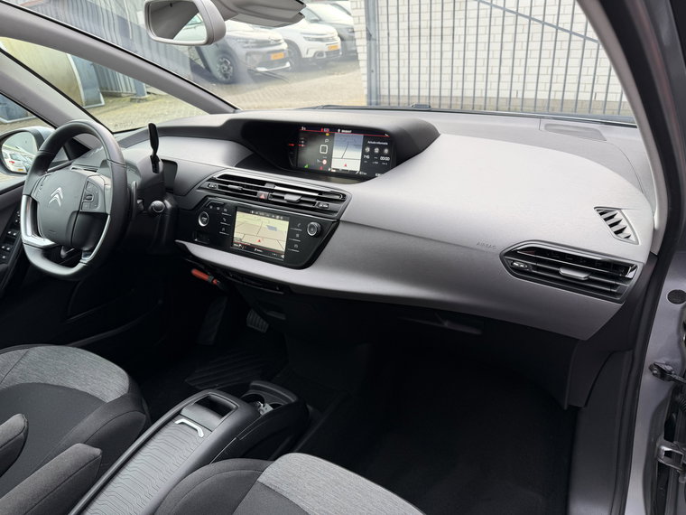 Vehicle Image 32