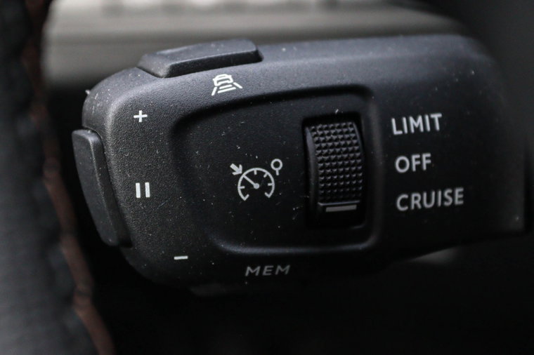 Vehicle Image 24