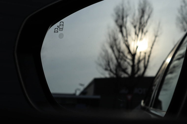 Vehicle Image 25