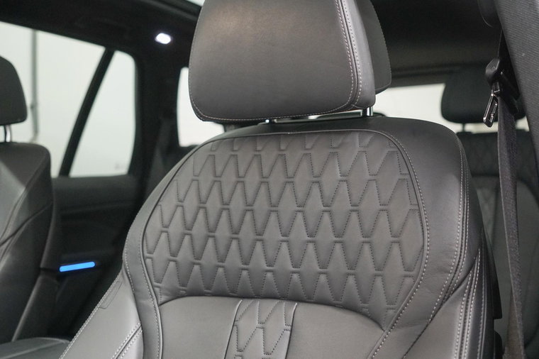 Vehicle Image 30