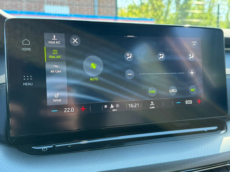 Vehicle Image 38