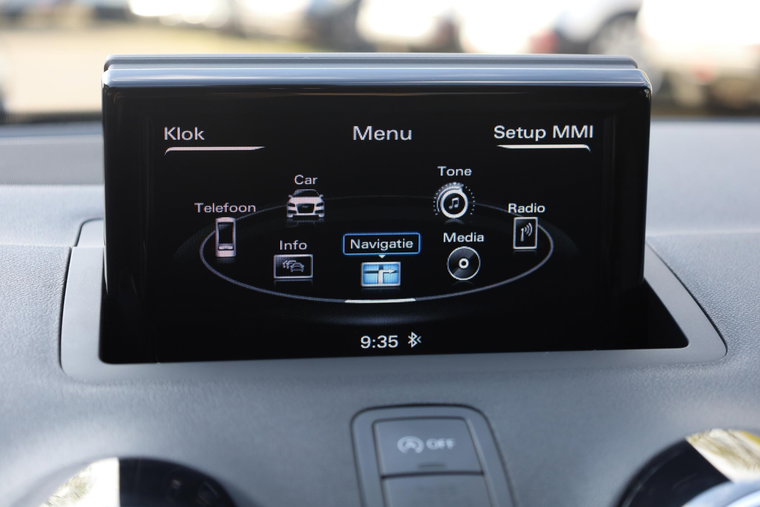 Vehicle Image 25