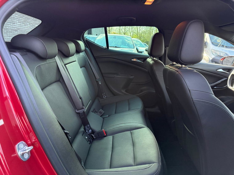 Vehicle Image 36