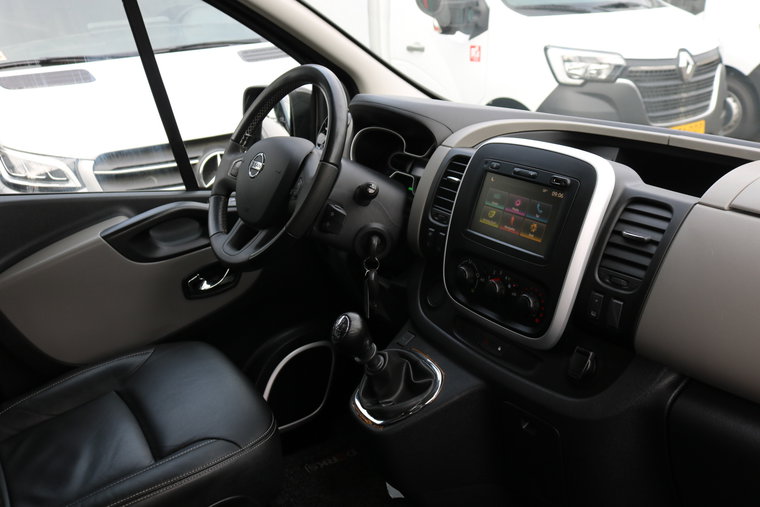 Vehicle Image 36