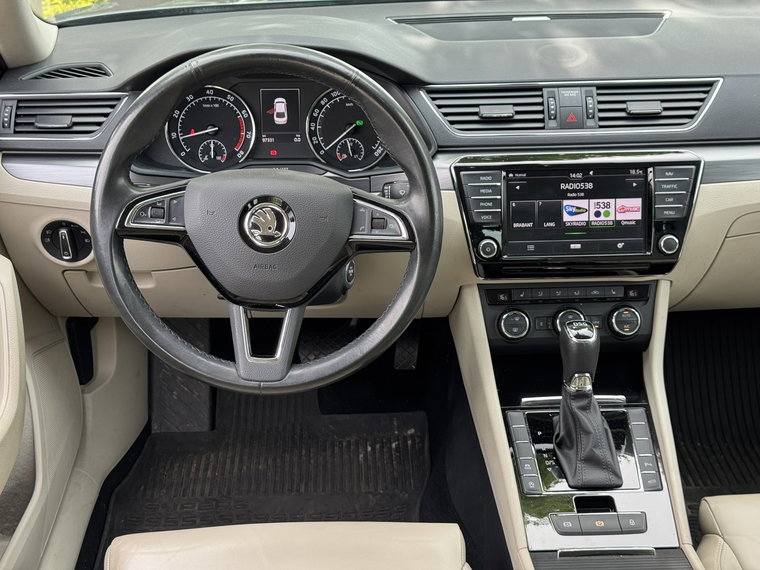 Vehicle Image 16