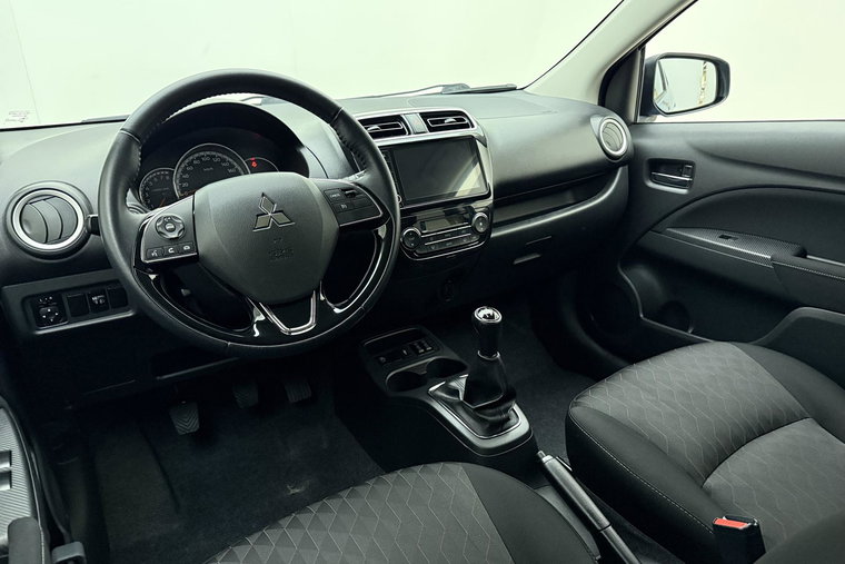 Vehicle Image 16