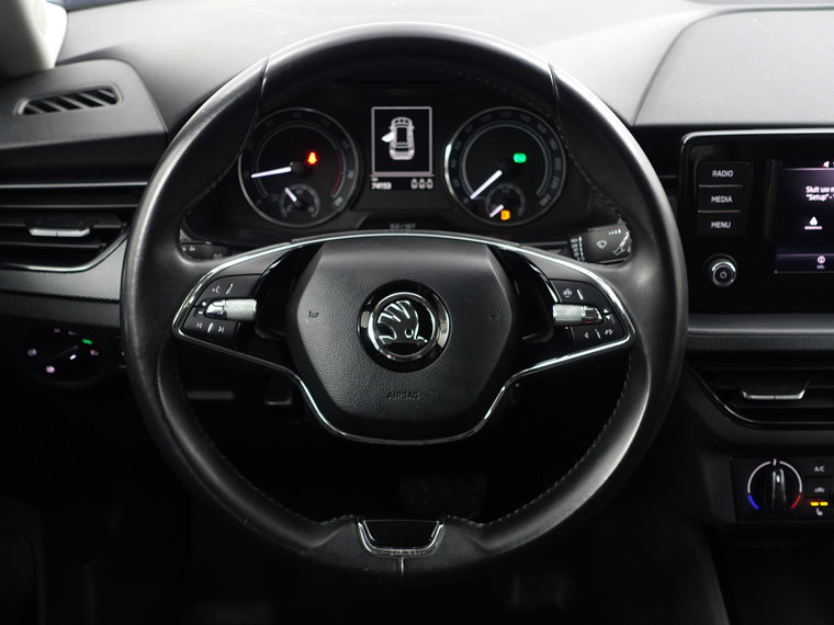 Vehicle Image 14