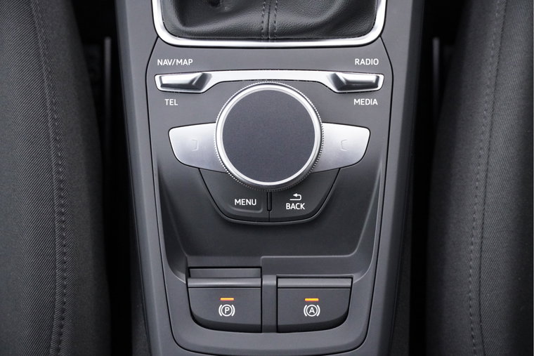 Vehicle Image 32
