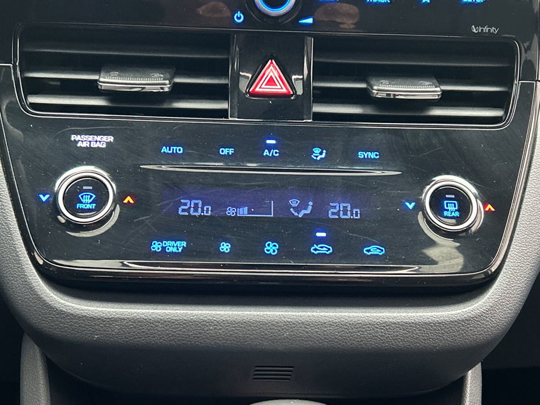 Vehicle Image 19