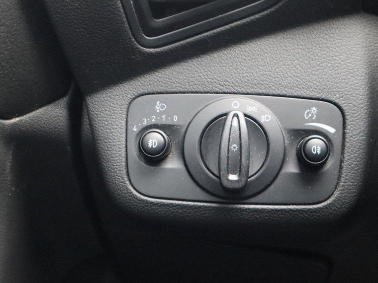 Vehicle Image 28