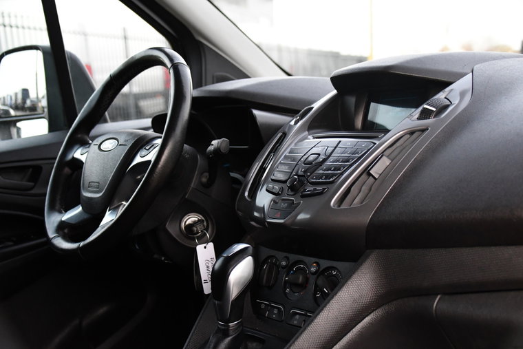Vehicle Image 13