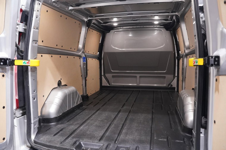 Vehicle Image 13
