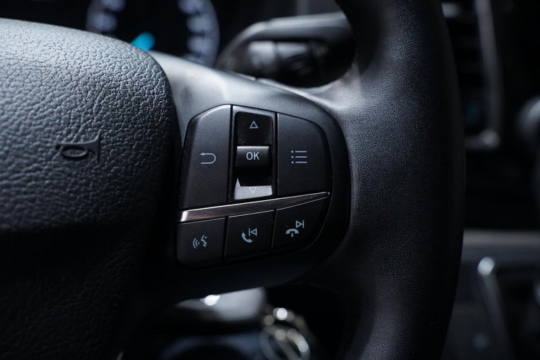 Vehicle Image 32