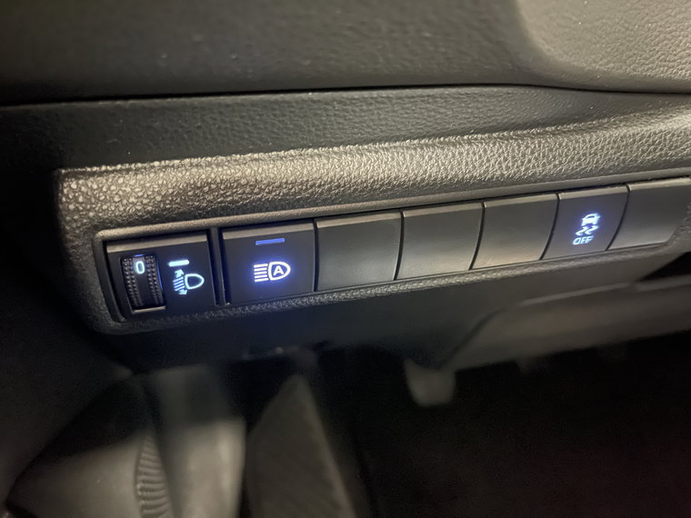 Vehicle Image 25