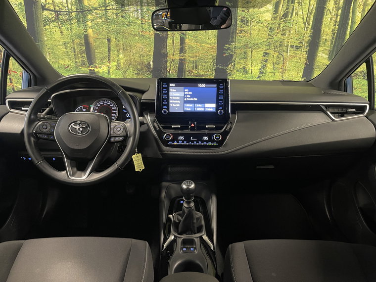 Vehicle Image 9