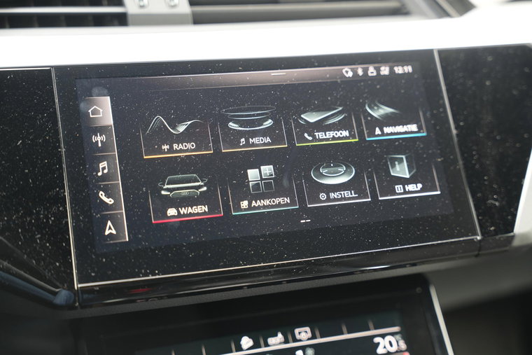 Vehicle Image 25