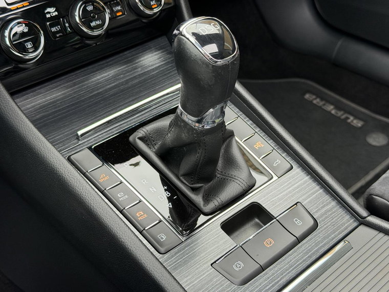 Vehicle Image 38