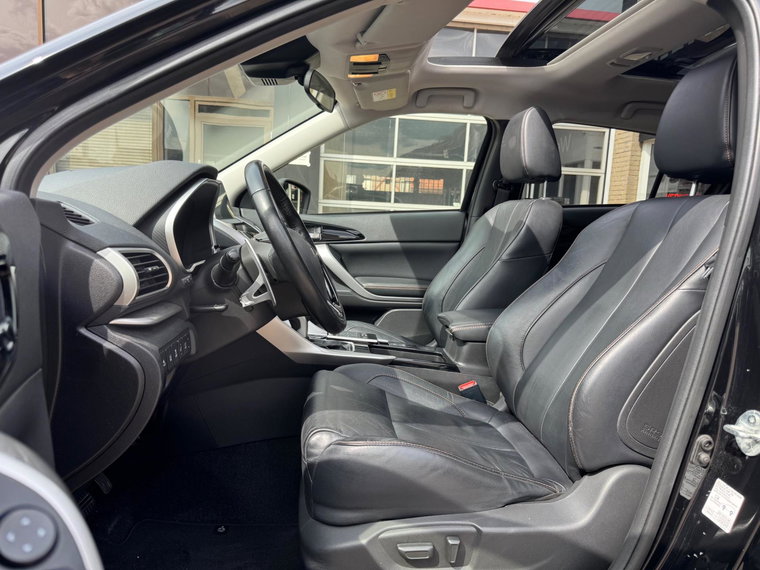 Vehicle Image 17