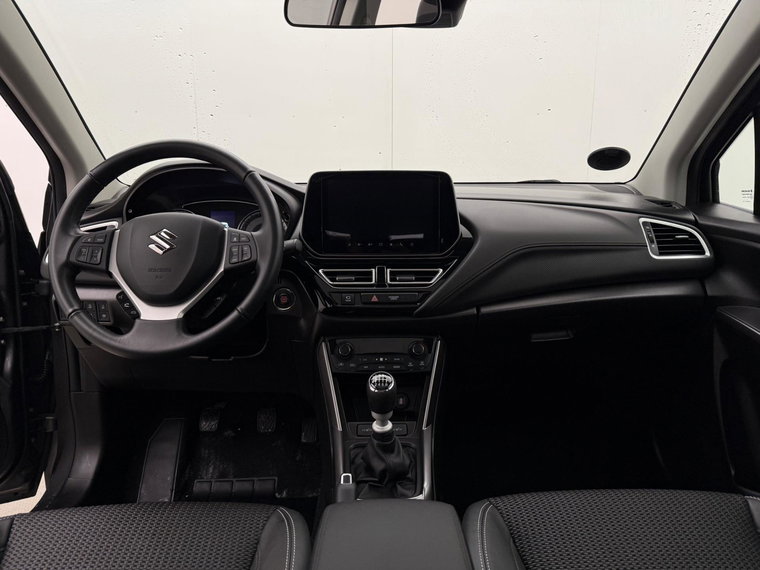 Vehicle Image 12
