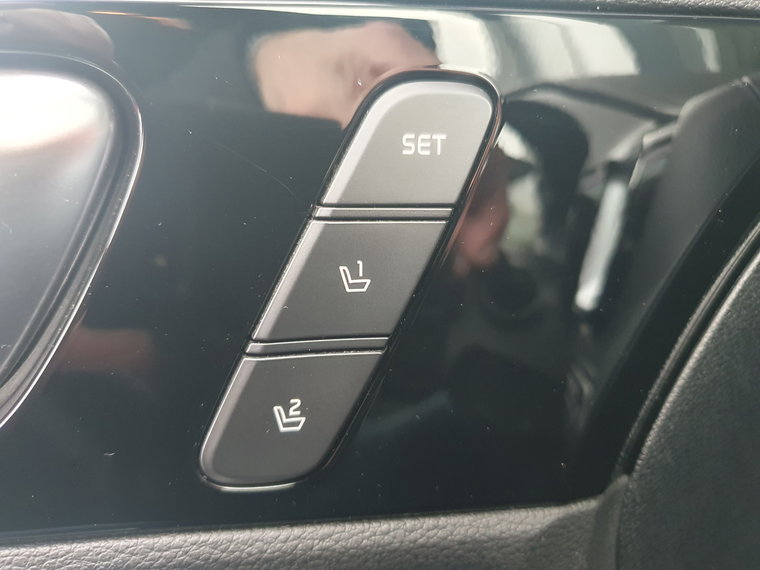 Vehicle Image 42