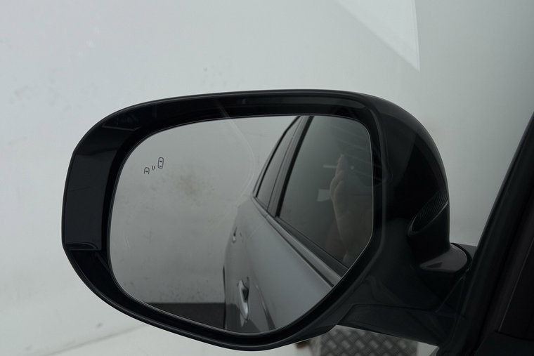 Vehicle Image 37