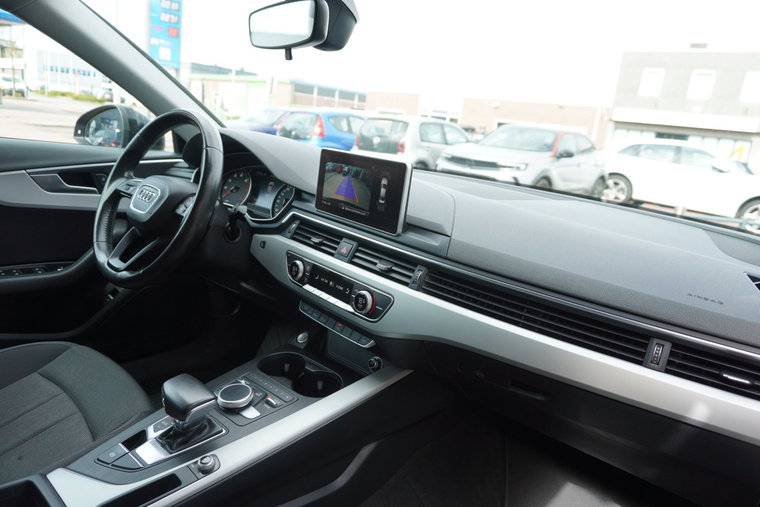 Vehicle Image 18