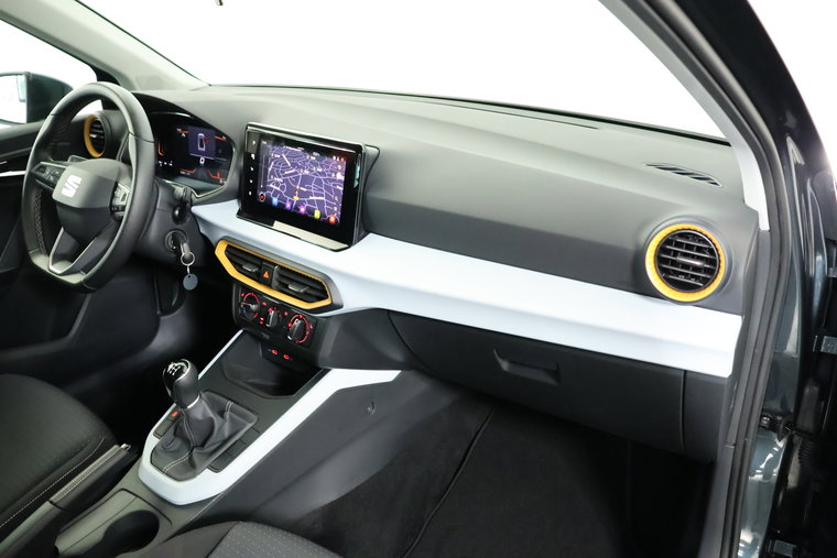 Vehicle Image 6