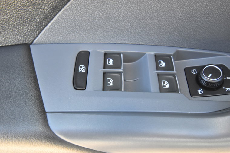 Vehicle Image 24