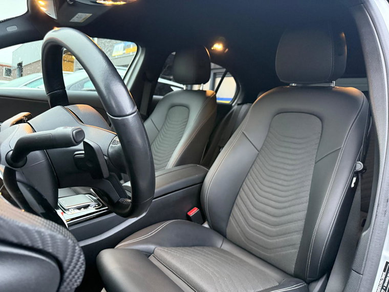 Vehicle Image 38